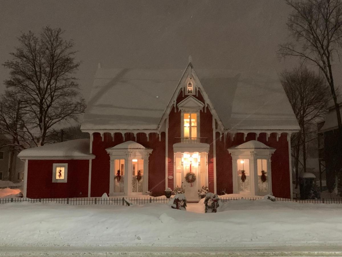 The Red House Fredericton Bed & Breakfast エクステリア 写真
