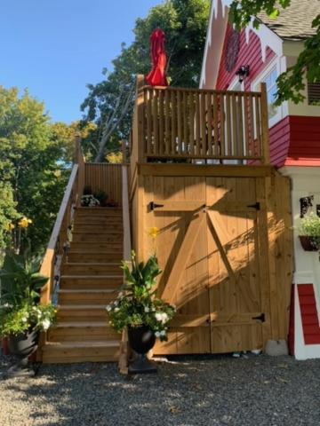 The Red House Fredericton Bed & Breakfast エクステリア 写真