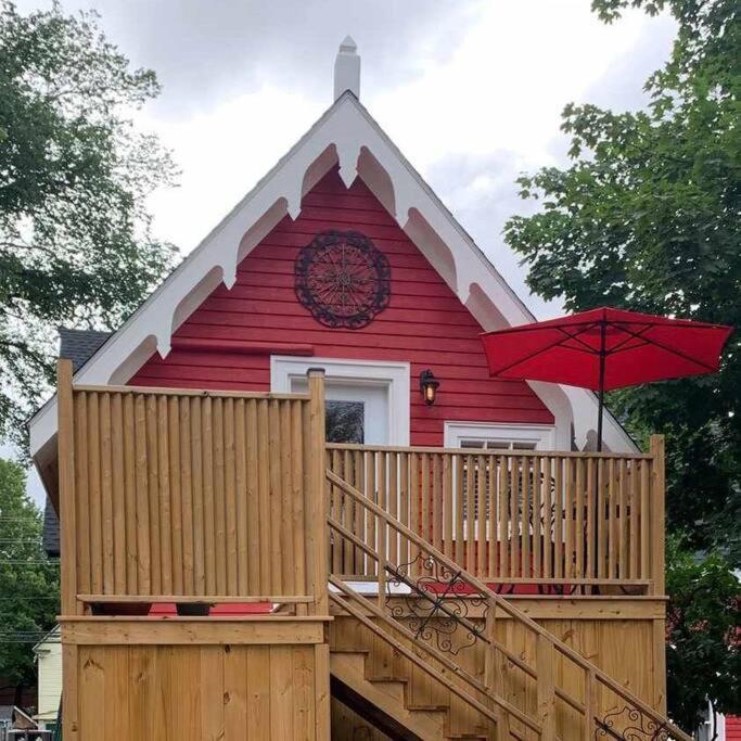 The Red House Fredericton Bed & Breakfast エクステリア 写真