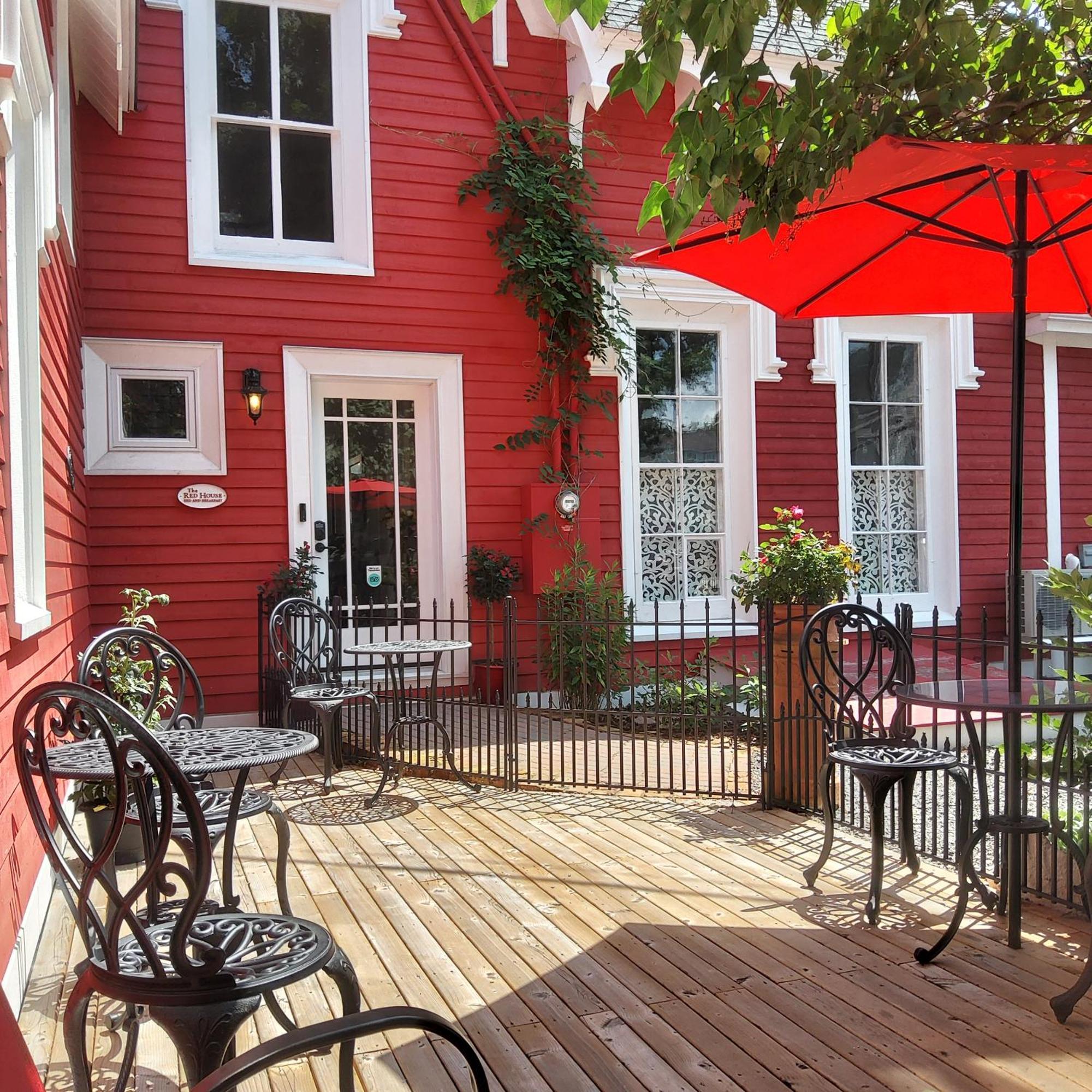The Red House Fredericton Bed & Breakfast エクステリア 写真