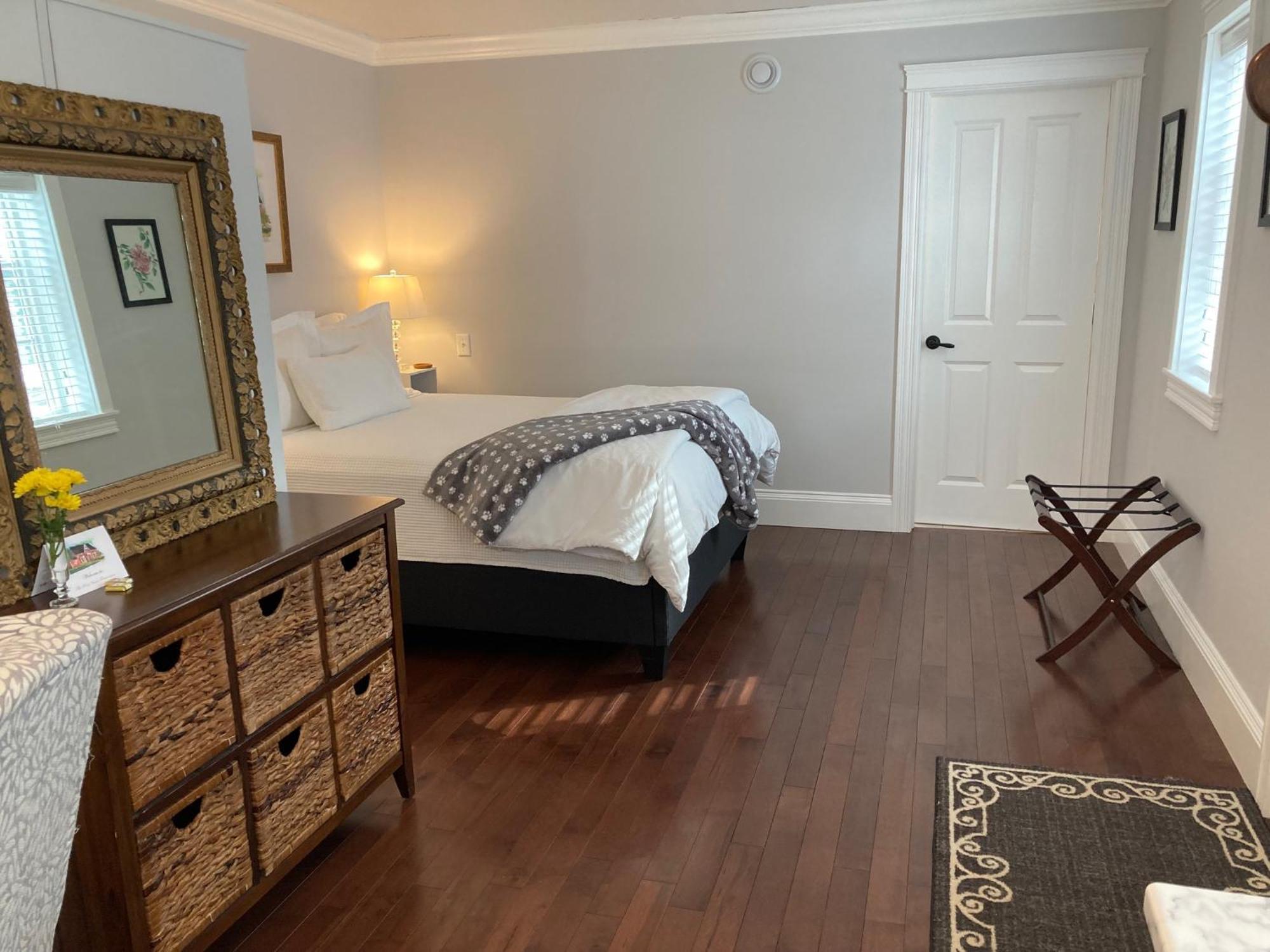 The Red House Fredericton Bed & Breakfast 部屋 写真