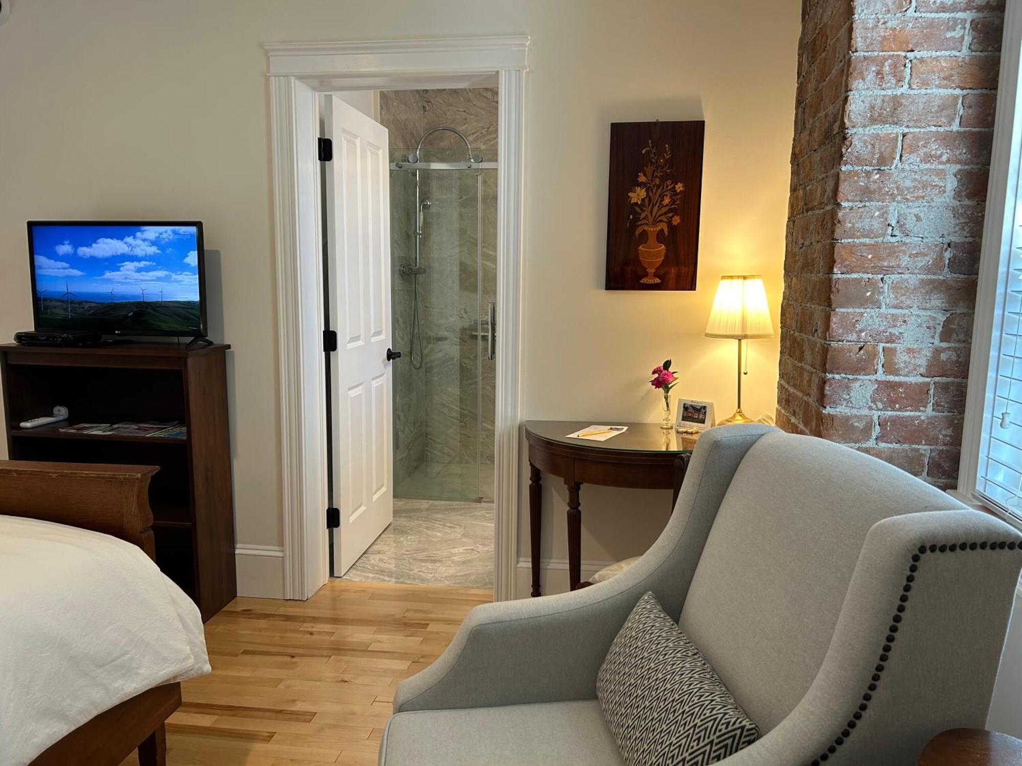The Red House Fredericton Bed & Breakfast エクステリア 写真